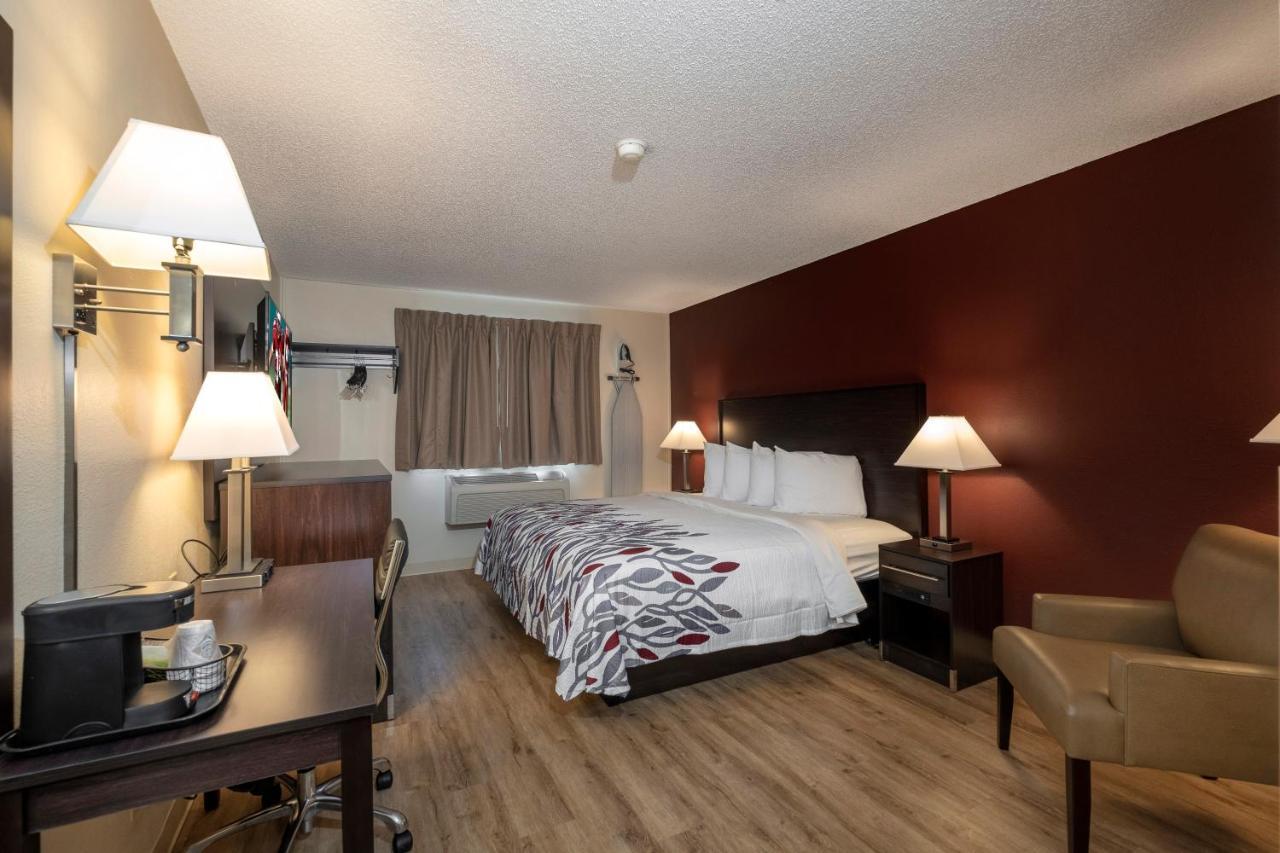 Red Roof Motel 2*